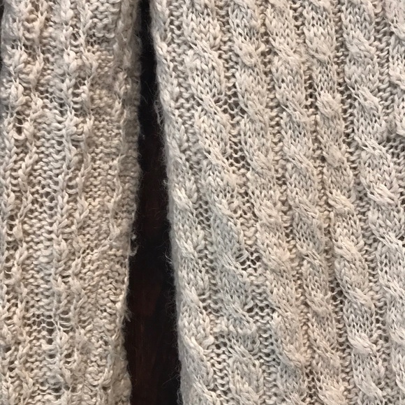 2/$10 Forever 21 Cable-knit sweater - Picture 3 of 3